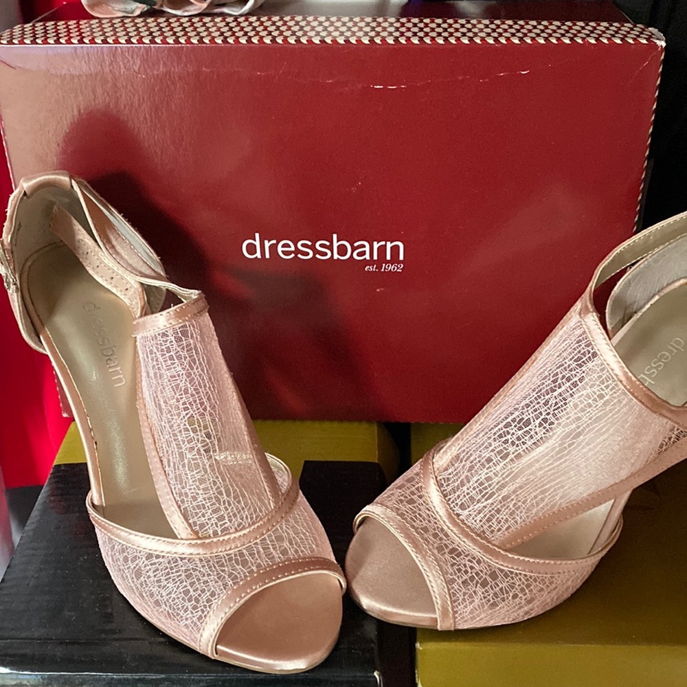 Soft pink back close heel brand new never wear